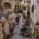 Puglia e sassi di Matera per ammirare i loro borghi caratteristici, fatti con la roccia.