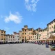 Un giorno a Lucca. panoramica della piazza di Lucca perfetta per una passeggiata per la città e scoprirne gli scorci