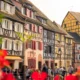 Colmar sulla strada dei vini, piccolo borgo in Alsazia, che ha due anime: una francese e una tedesca, trovandosi in Francia.