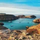 Tour Oman: una gita all'insegna della scoperta del deserto in 4x4, villaggi di pescatori e sabbia rossa.
